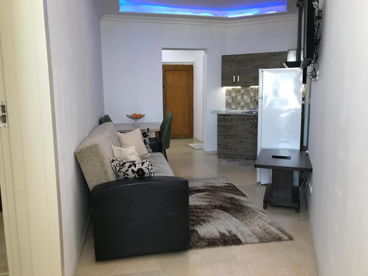 Apartment By The Sea Батуми Экстерьер фото